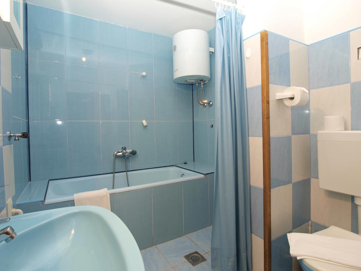 Apartments Davor 1676 Banjole Bagian luar foto