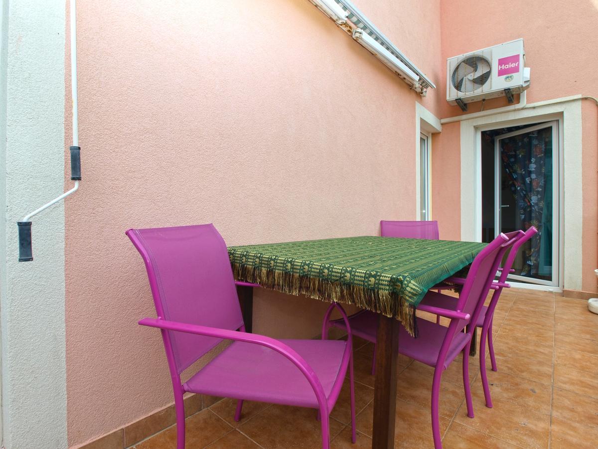 Apartments Davor 1676 Banjole Bagian luar foto