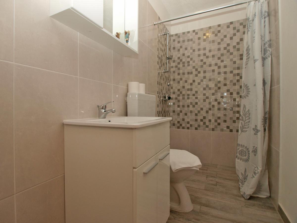 Apartments Davor 1676 Banjole Bagian luar foto