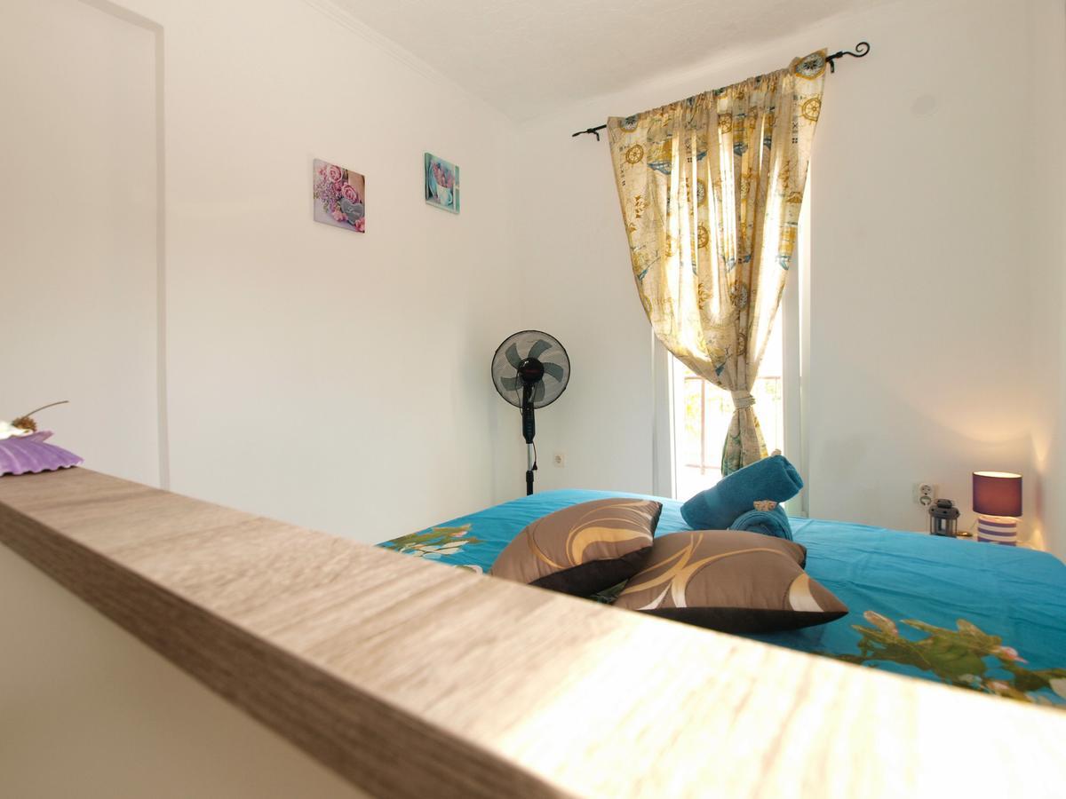 Apartments Davor 1676 Banjole Bagian luar foto