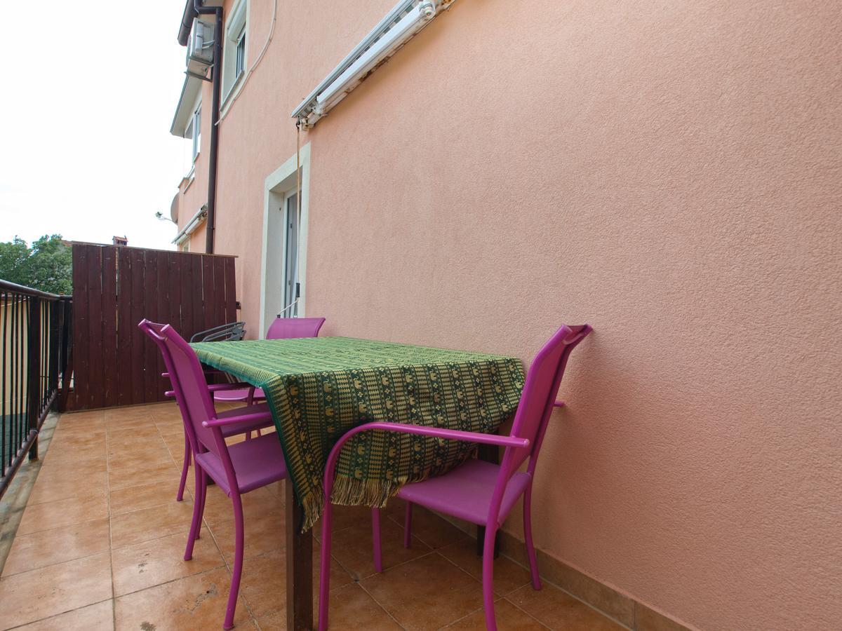 Apartments Davor 1676 Banjole Bagian luar foto