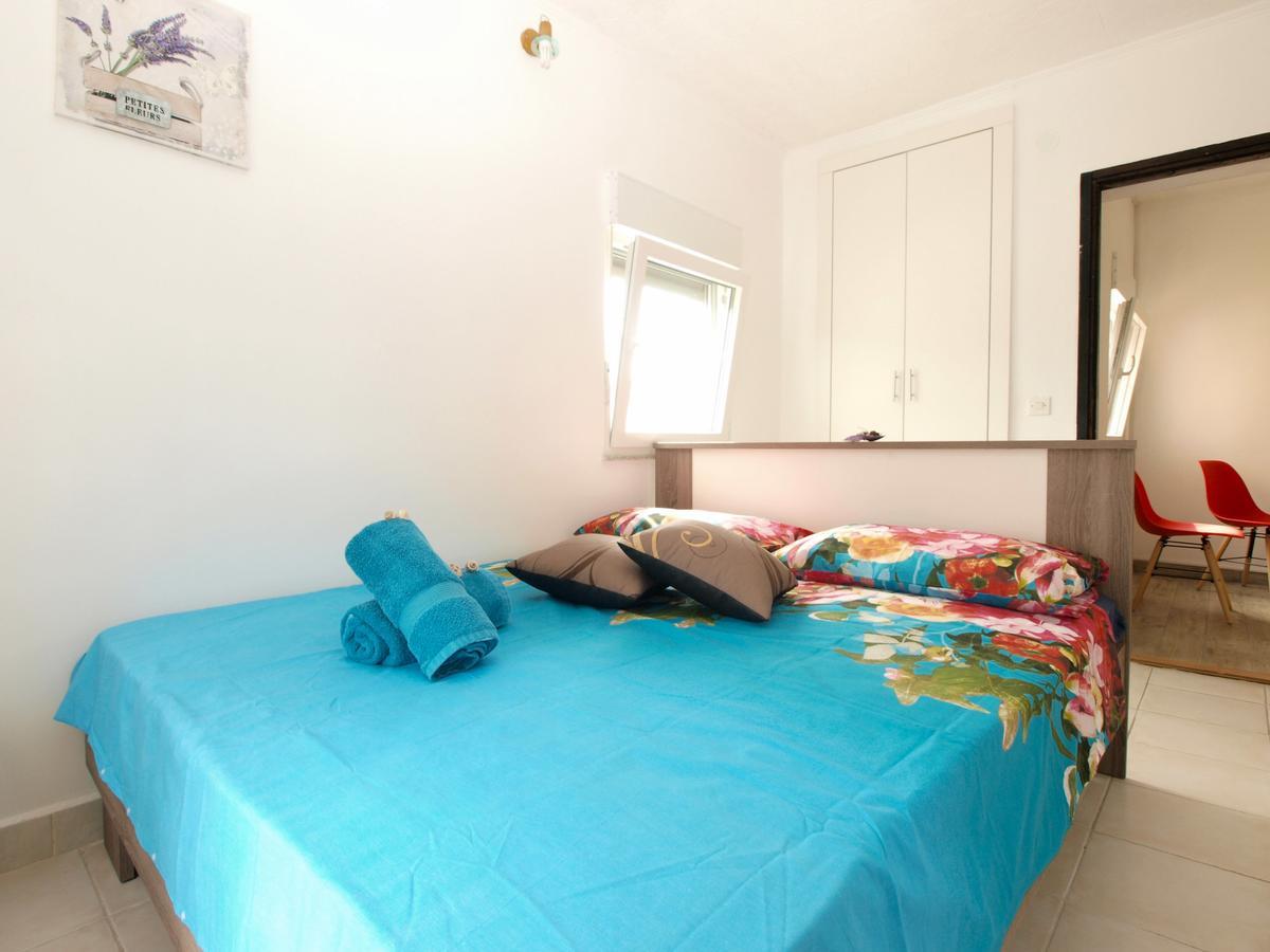 Apartments Davor 1676 Banjole Bagian luar foto