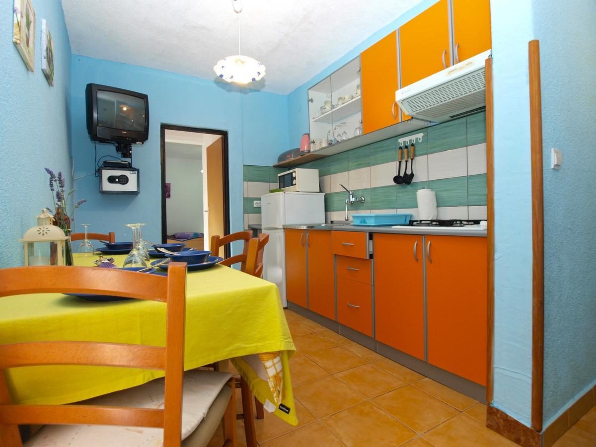 Apartments Davor 1676 Banjole Bagian luar foto