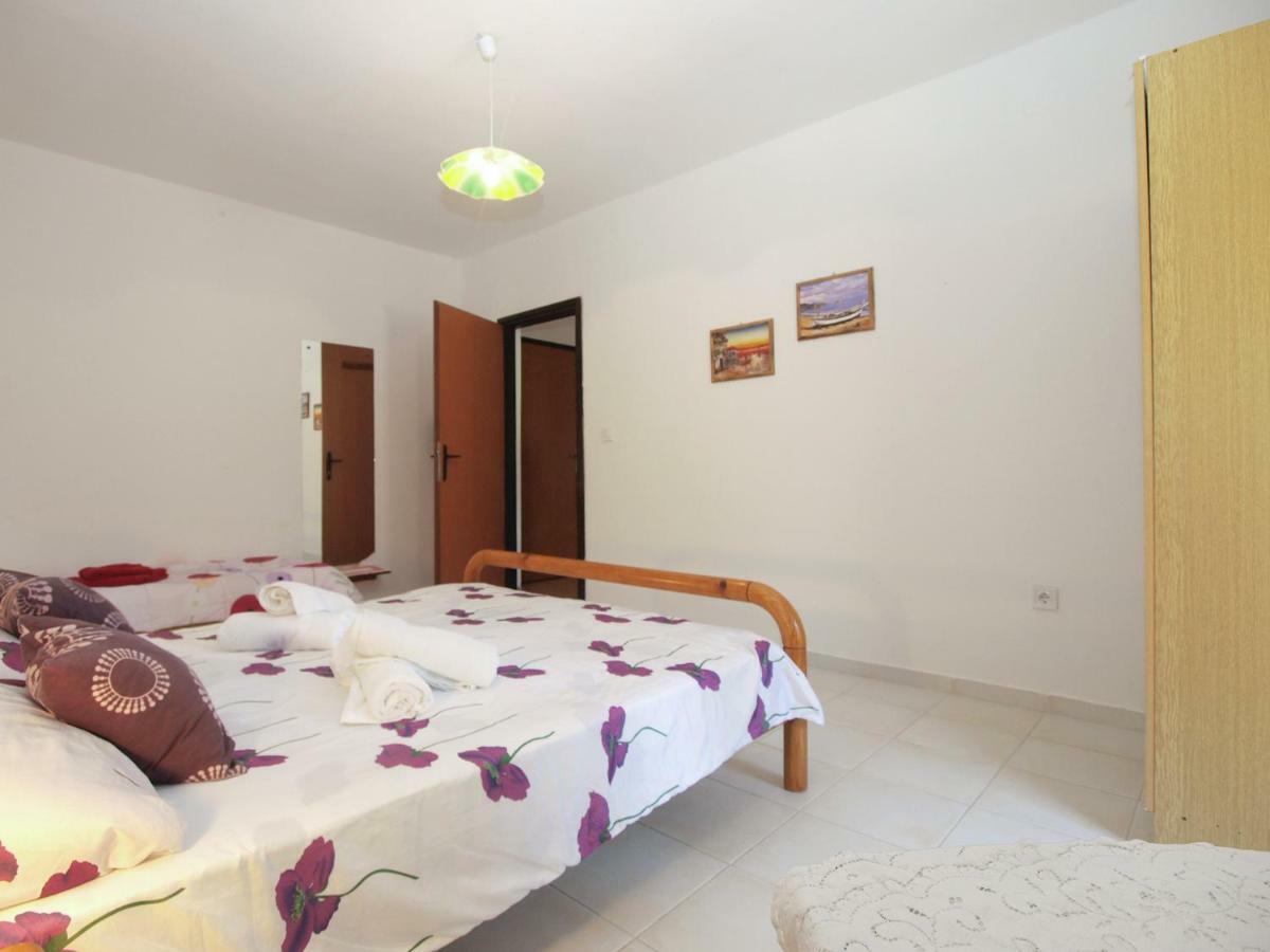 Apartments Davor 1676 Banjole Bagian luar foto