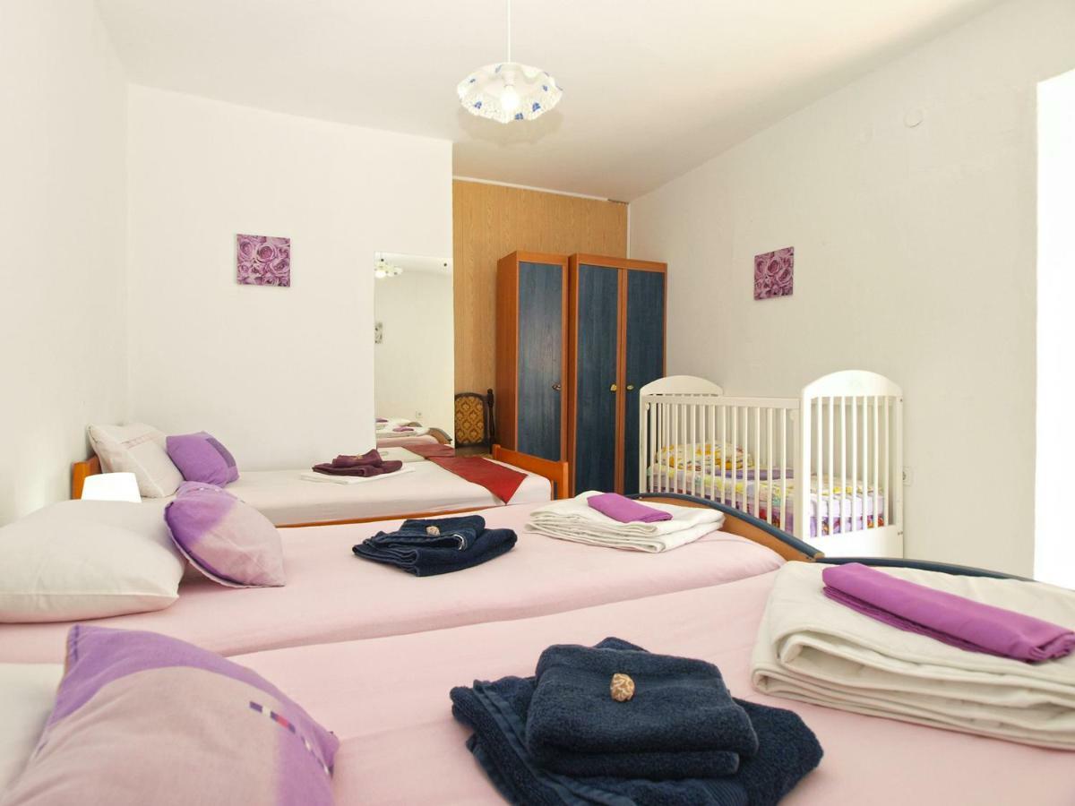 Apartments Davor 1676 Banjole Bagian luar foto