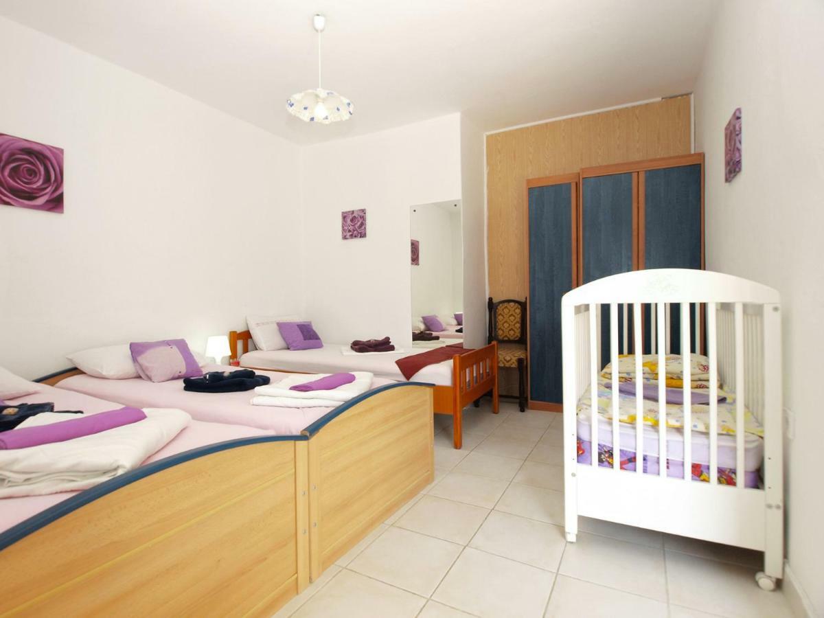 Apartments Davor 1676 Banjole Bagian luar foto