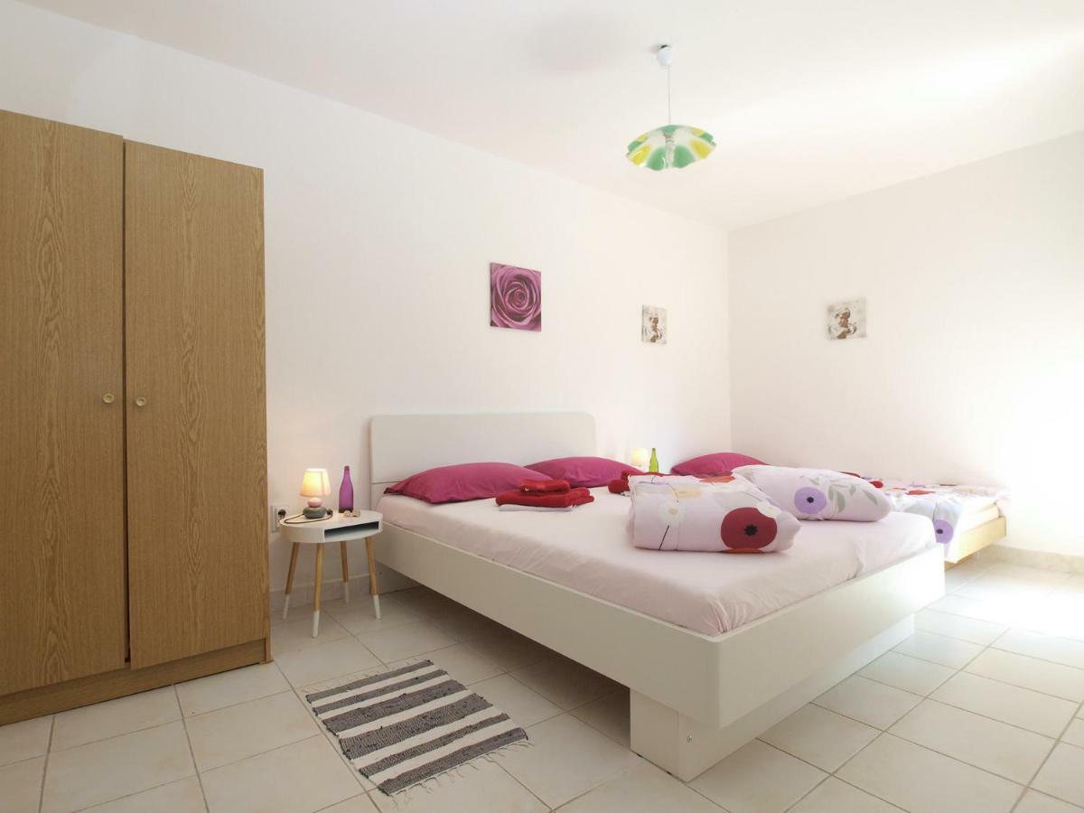 Apartments Davor 1676 Banjole Bagian luar foto