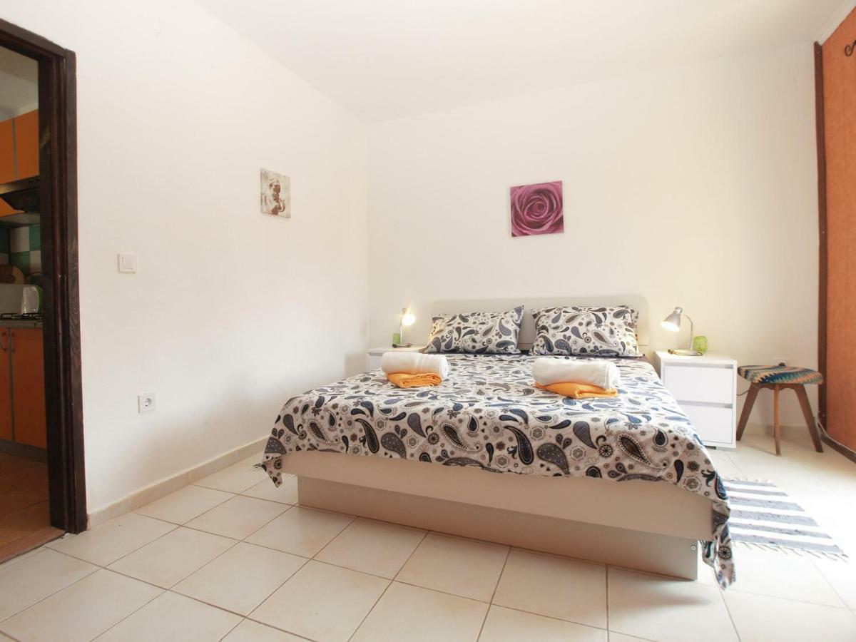 Apartments Davor 1676 Banjole Bagian luar foto